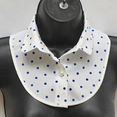 Collar - off-white with blue dots