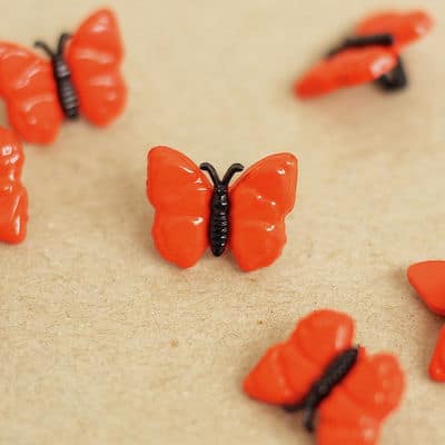Butterfly resin button - red