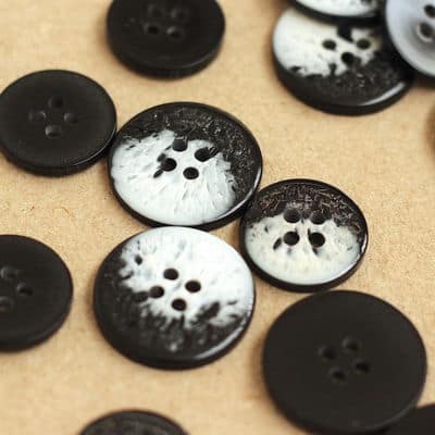 Round button in crystal - rainbow-colored & black