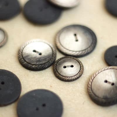 Round resin button - beige and black