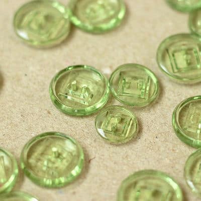 Fantasy resin button - transparent green