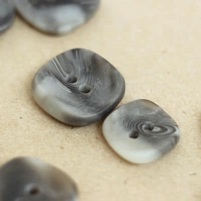 Square resin button - marbled grey