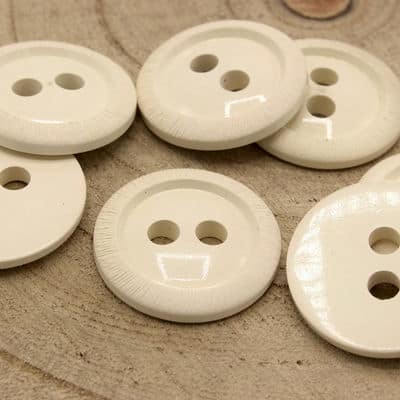 Round vintage resin button - off-white