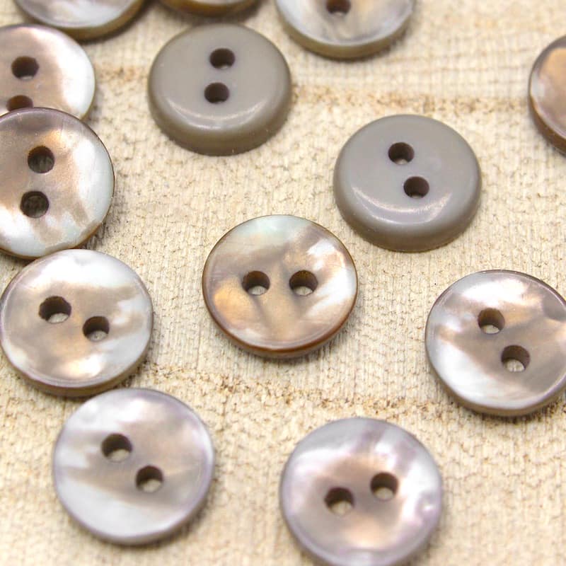 Pearly button - taupe