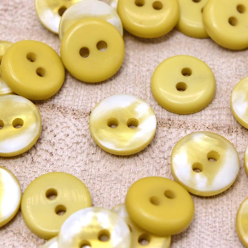 Pearly button - mustard yellow