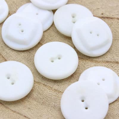 Ceramic vintage button - white