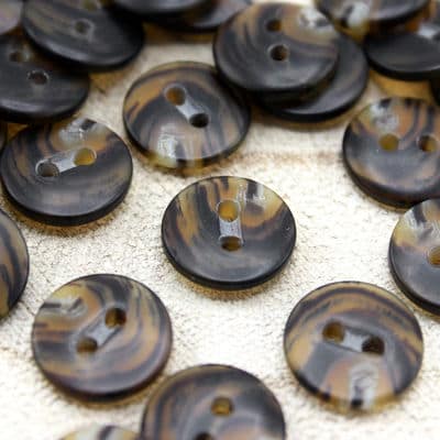 Marbled button - transparent brown