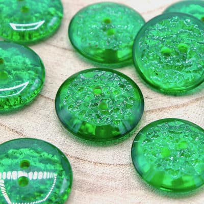 Vintage button - transparent green