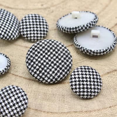 Fantasy button with houdstooth pattern