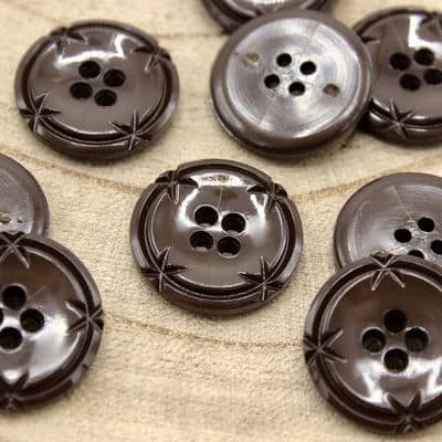 Round resin button - chestnut brown