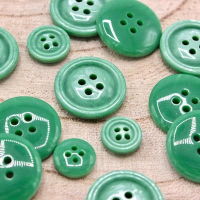 Resin button - marbled green