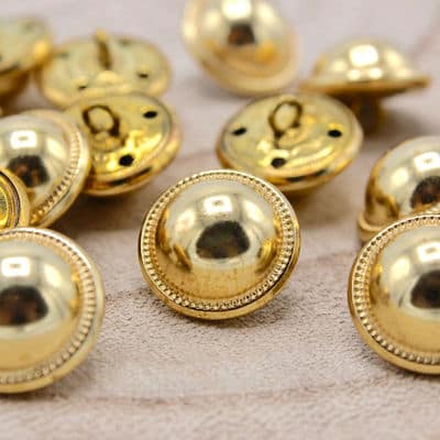 Round fantasy button - gold