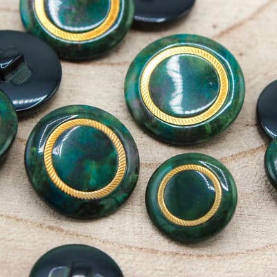 Round resin button - green and gold