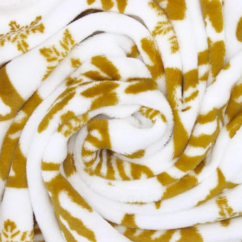 Minky velvet with  pine tree - white