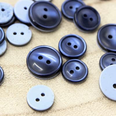 Fantasy button - pearly navy blue
