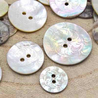 Vintage pearly button 