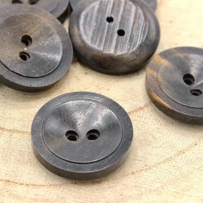 Button with wooden aspect - brown 