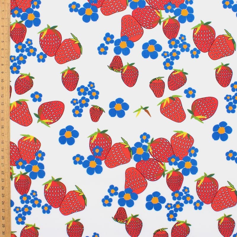 Cotton poplin with strawberries - white and blue 