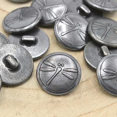 Metal button with dragonfly - barrel grey