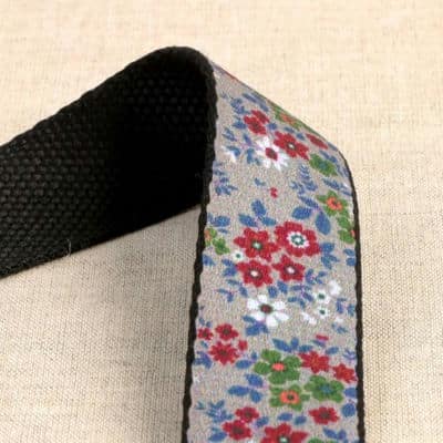 Strap with flowers - light grey
