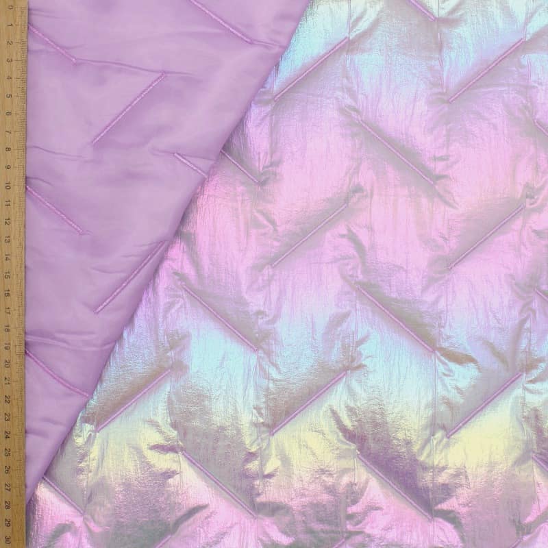 Iridescent quilted fabric 