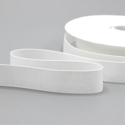 Polyester band met keperbinding - gebroken wit