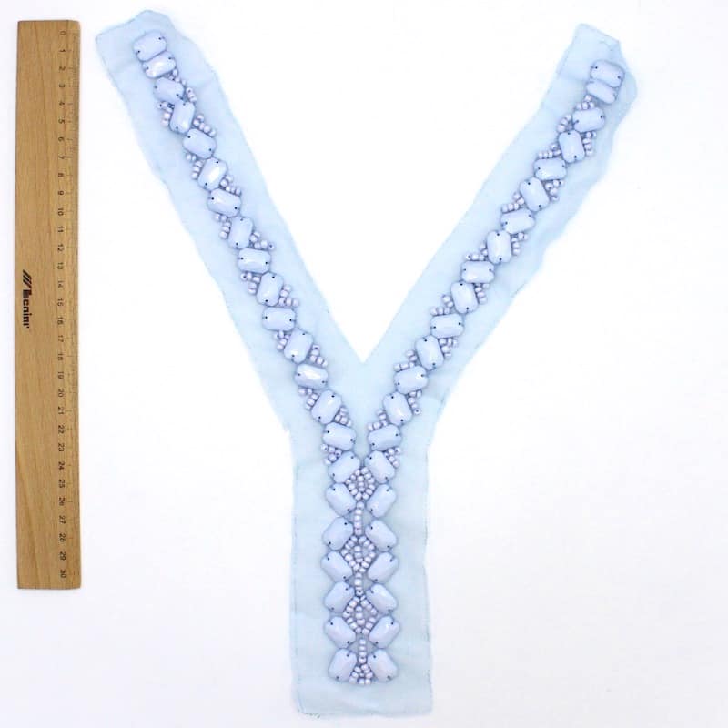 Embroidered plastron collar with pearls - sky blue