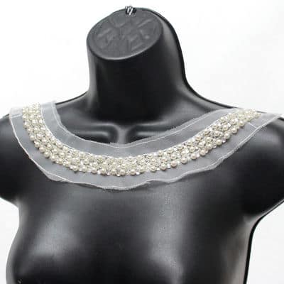 Embroidered collar with pearls on tulle