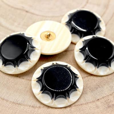 Resin button - beige and black 