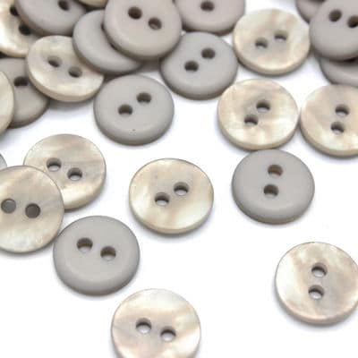 Pearly fantasy button - greige 