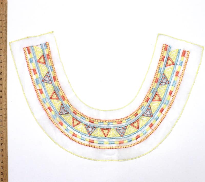 Embroidered plastron collar - multicolored 