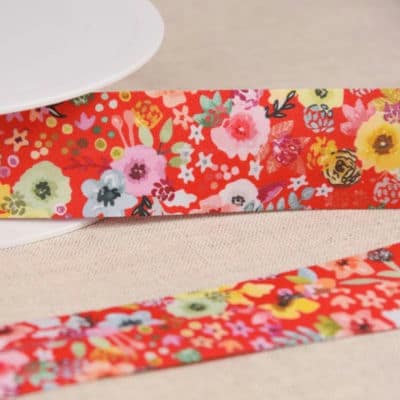 Bias binding with flowers - red