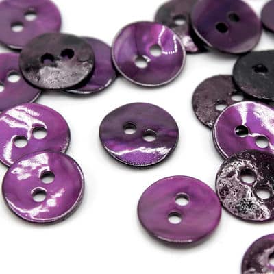 Pearly button - purple 