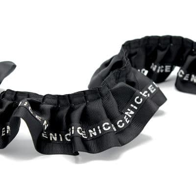 Pleated ribbon with text - black