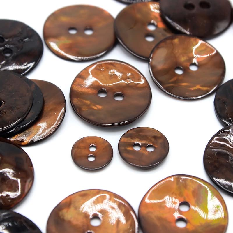 Pearly button - brown
