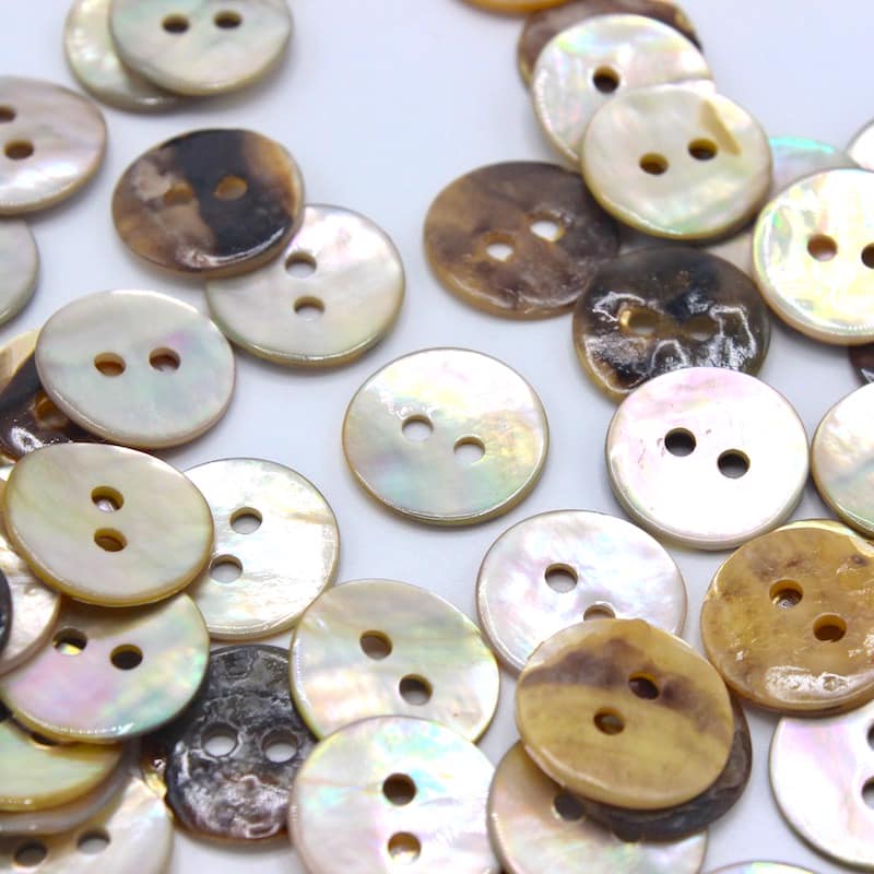 Pearly button - beige 