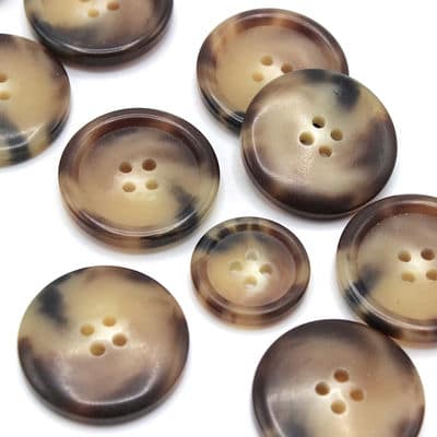 Marbled fantasy button - beige and brown