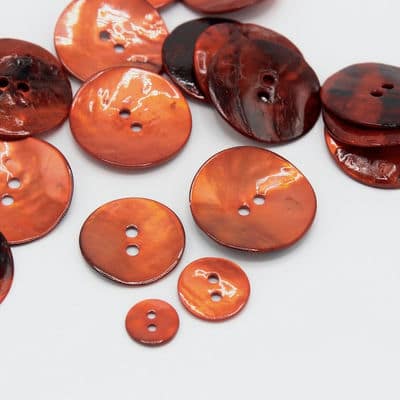Pearly button - rust-colored