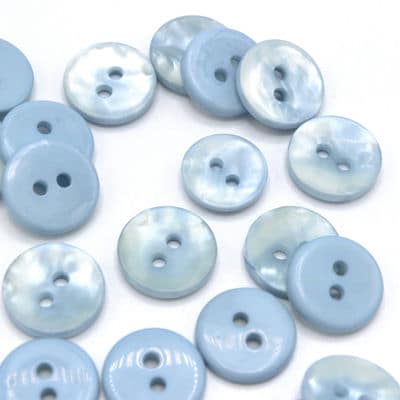 Pearly button - sky blue