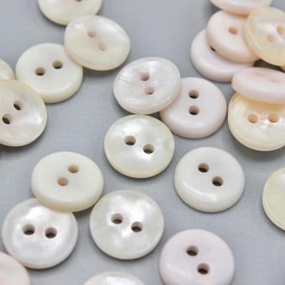 Pearly button - pastel pink 