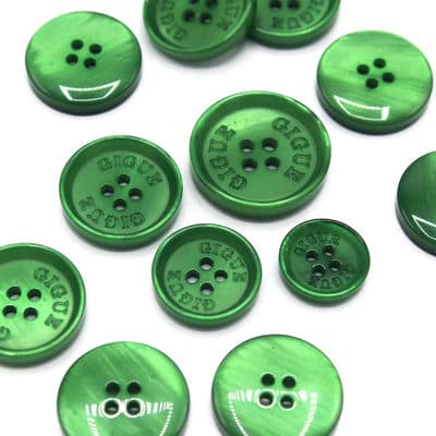 Fantasy button - apple green