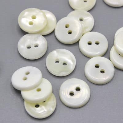 Pearly button - off-white 