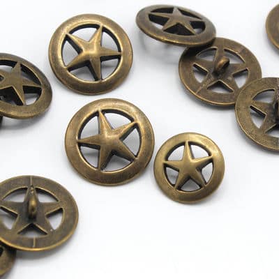 Metal button with star - old gold