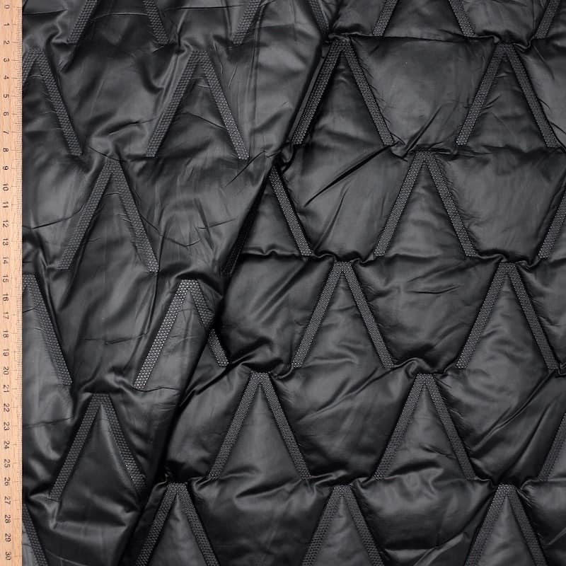 Quilted fabric with ultrasound seam - black