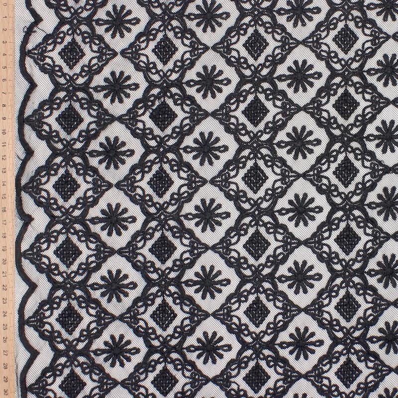 Embroidered fishnet fabric - black 