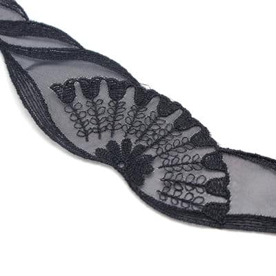 Embroidered collar - black