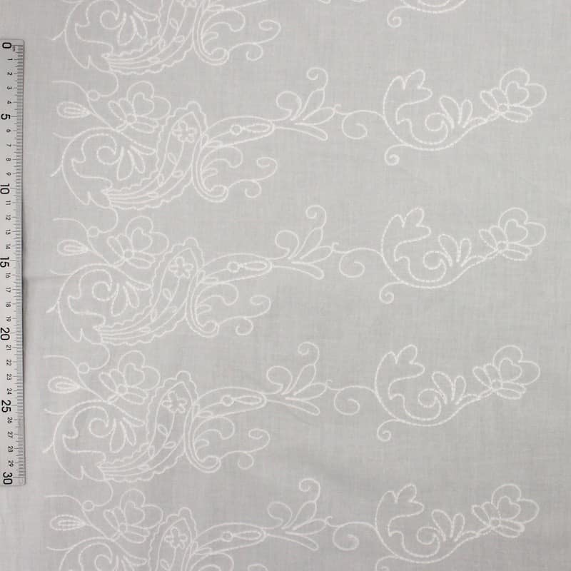 Tissu coton brodé - blanc