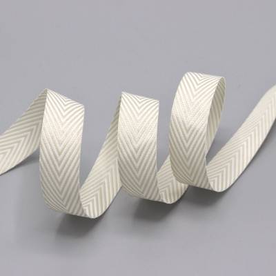Ribbon with herringbone pattern - beige and white