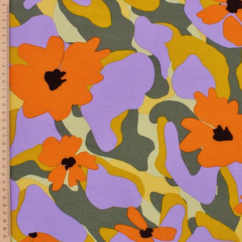 100% viscose fabric with flowers - kleurrijk 