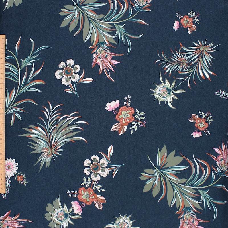 Crêpe fabric with flowers - navy blue 